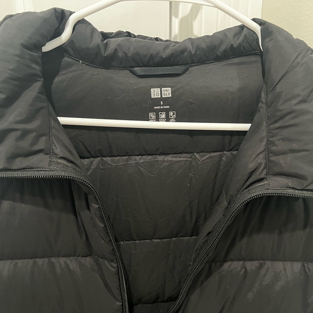 Uniqlo puffer jacket with hood
